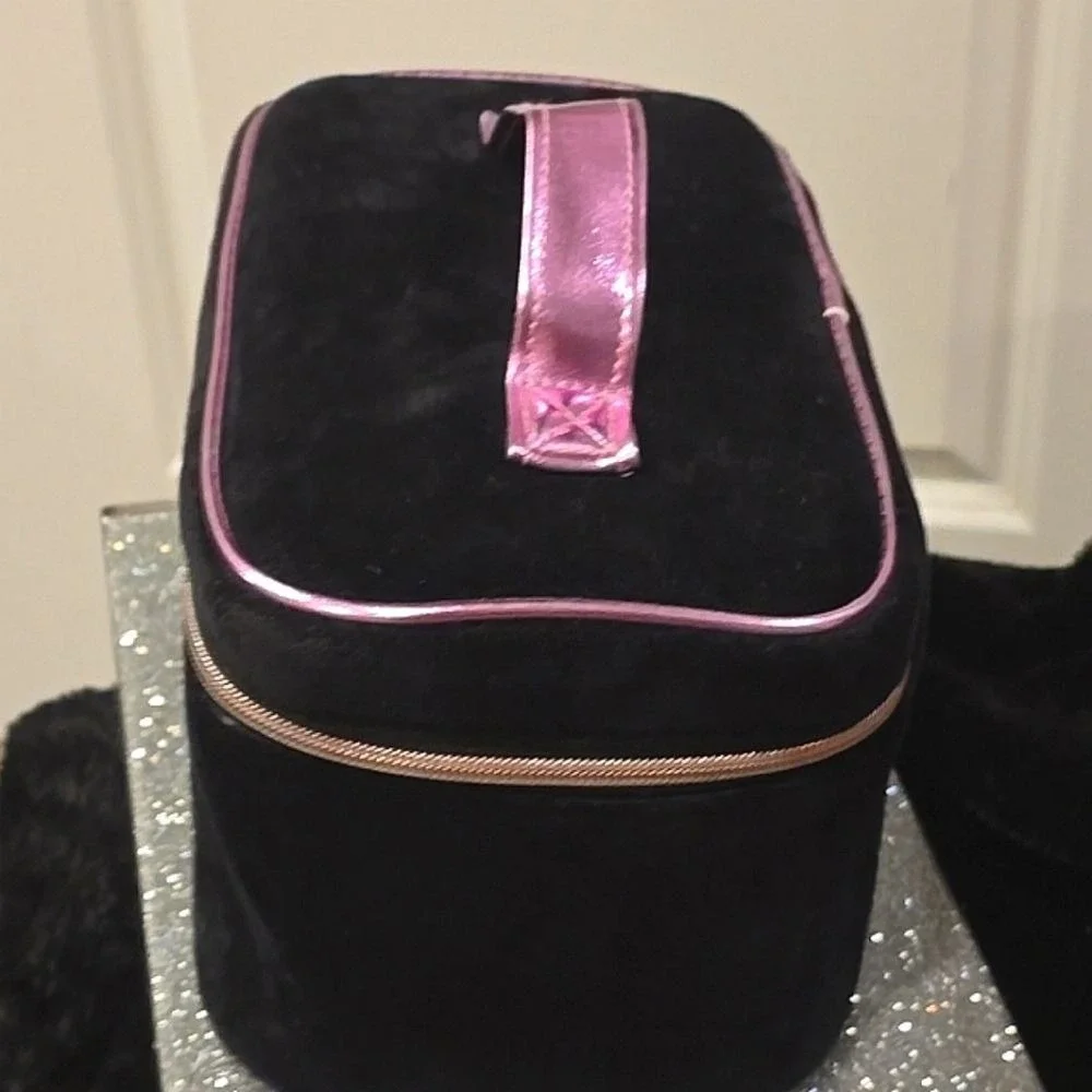 Juicy‎ Couture Pink Rhinestone Logo Velour Cosmetic Case